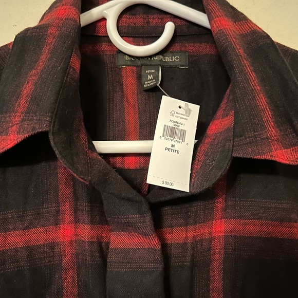 Banana Republic Classic Fit Flannel Shirt Size MP Black/Red Plaid NWT - Picture 9 of 12